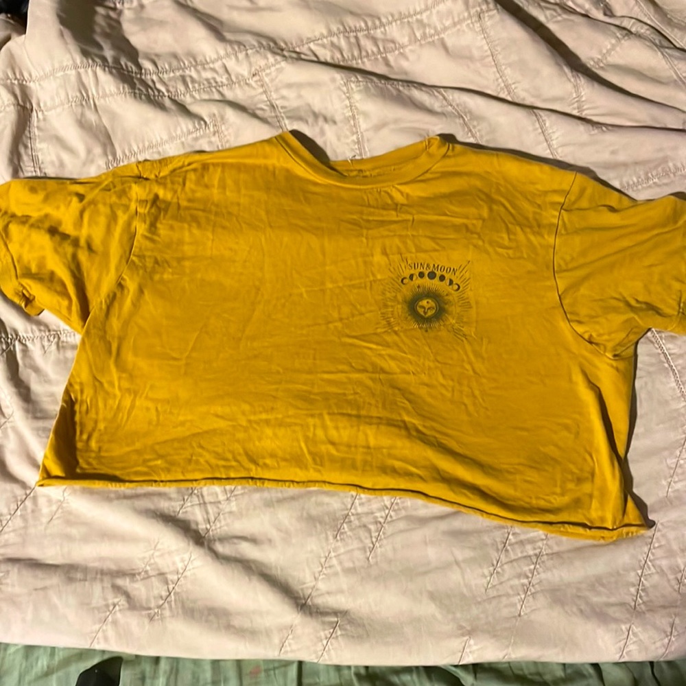 Mustard sun and moon crop top (never worn) SIZE: large.